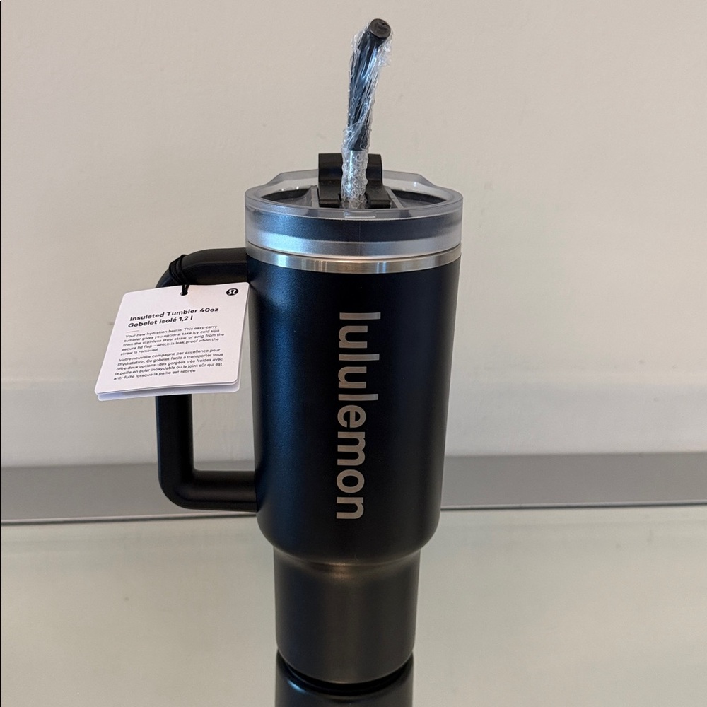 🆕 LULULEMON Insulated Tumbler 40oz NWT Black